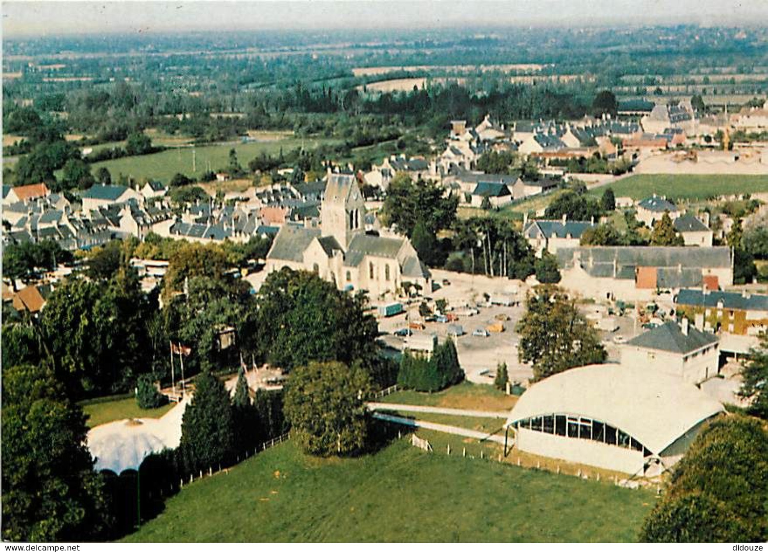 50 - Sainte Mère Eglise - Vue Générale aérienne - CPM - Voir Scans Recto-Verso