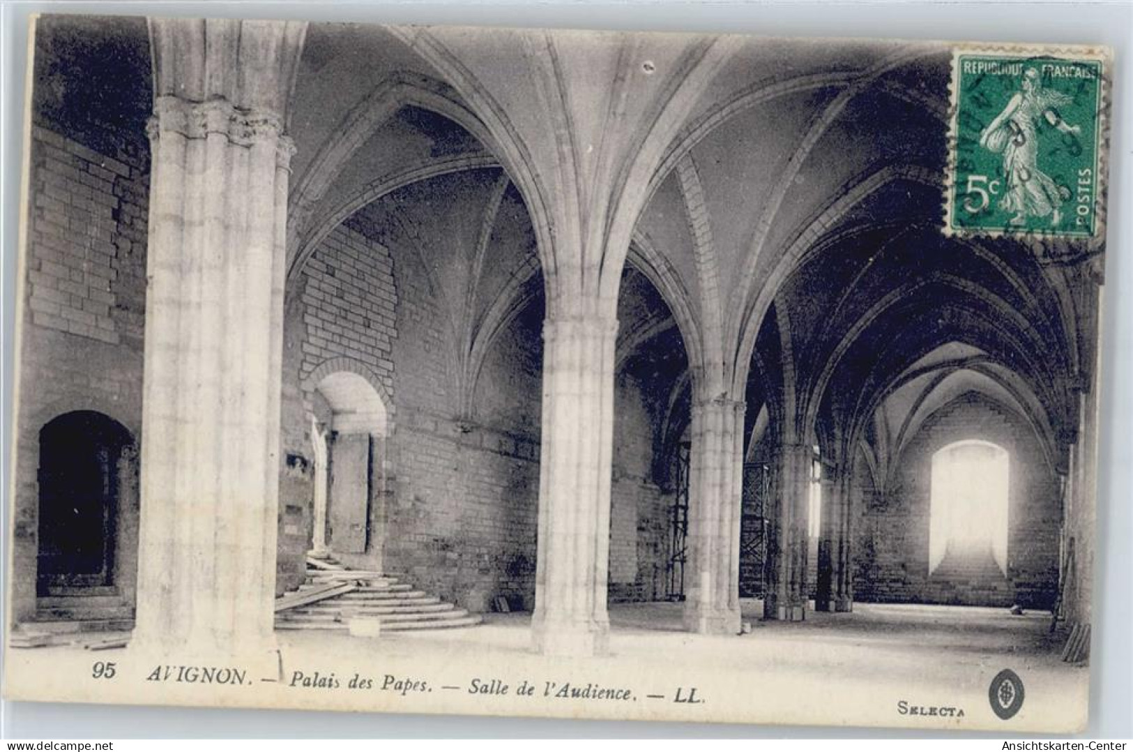 50376224 - Avignon