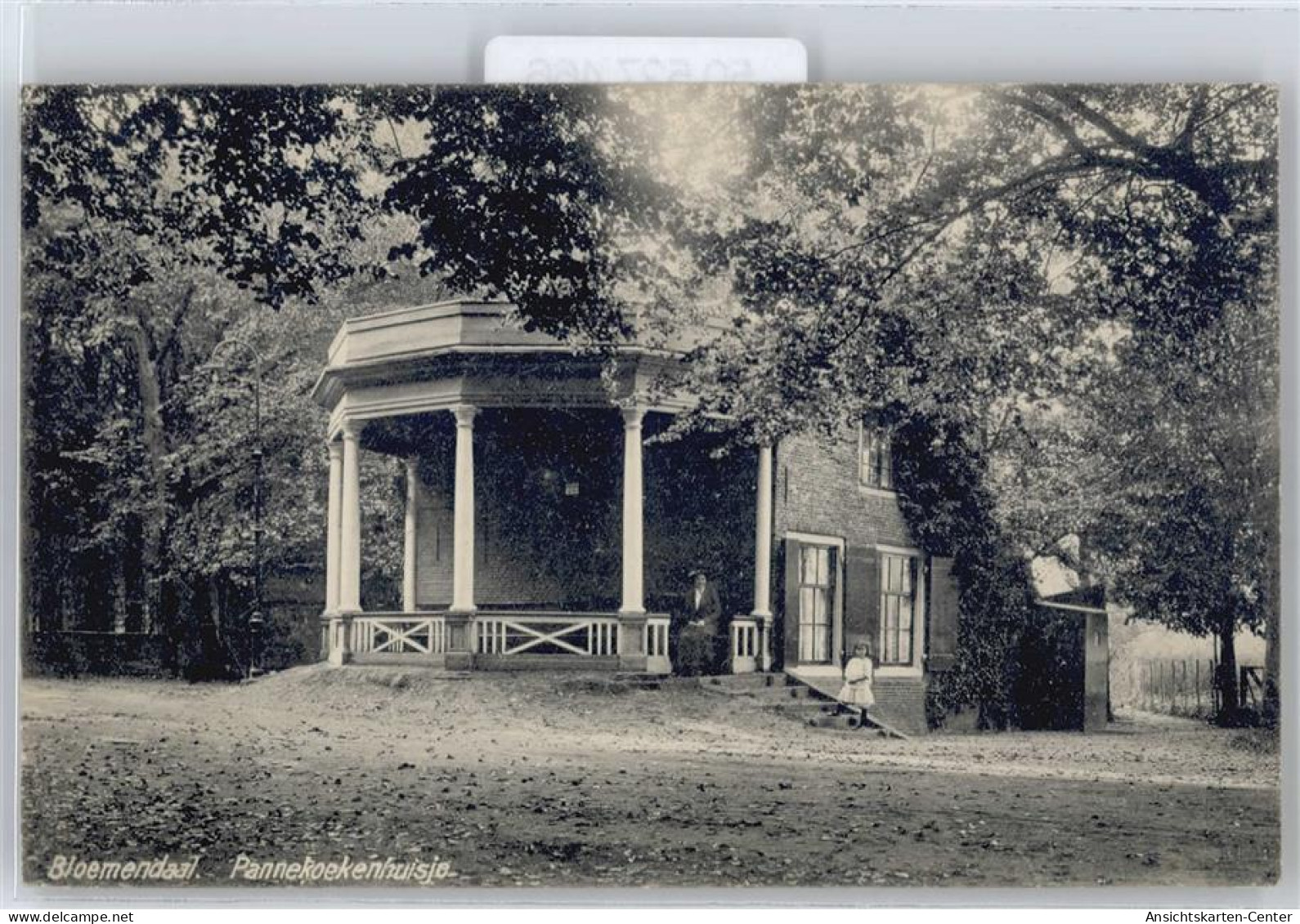 50527466 - Bloemendaal