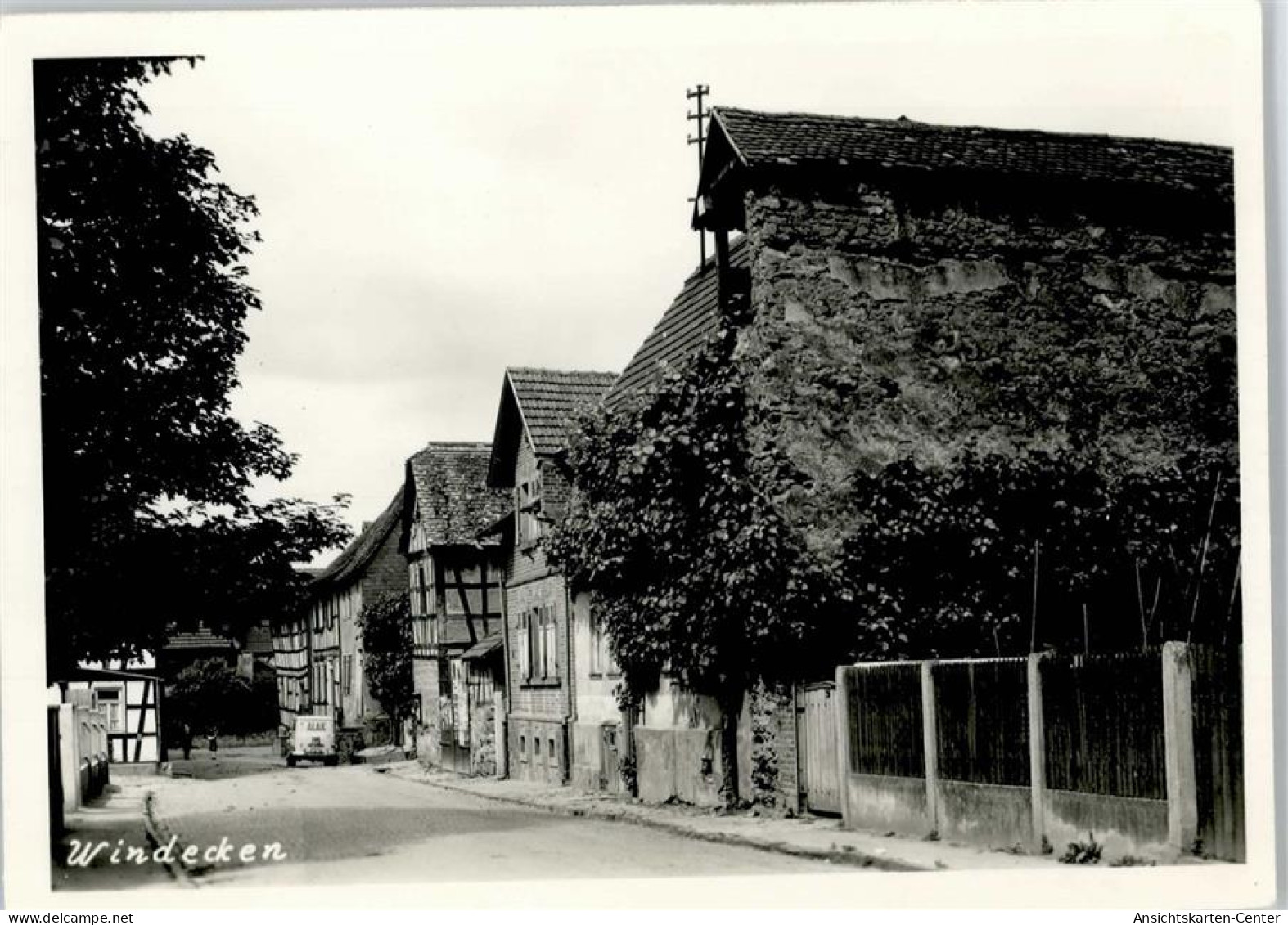 50778492 - Windecken