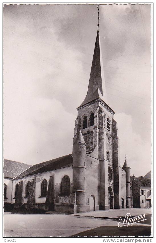 5079 - JOUARRE - L'Eglise (XVe s.)