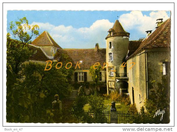 {51098} 46 Lot Salviac , Cour intérieure du Château