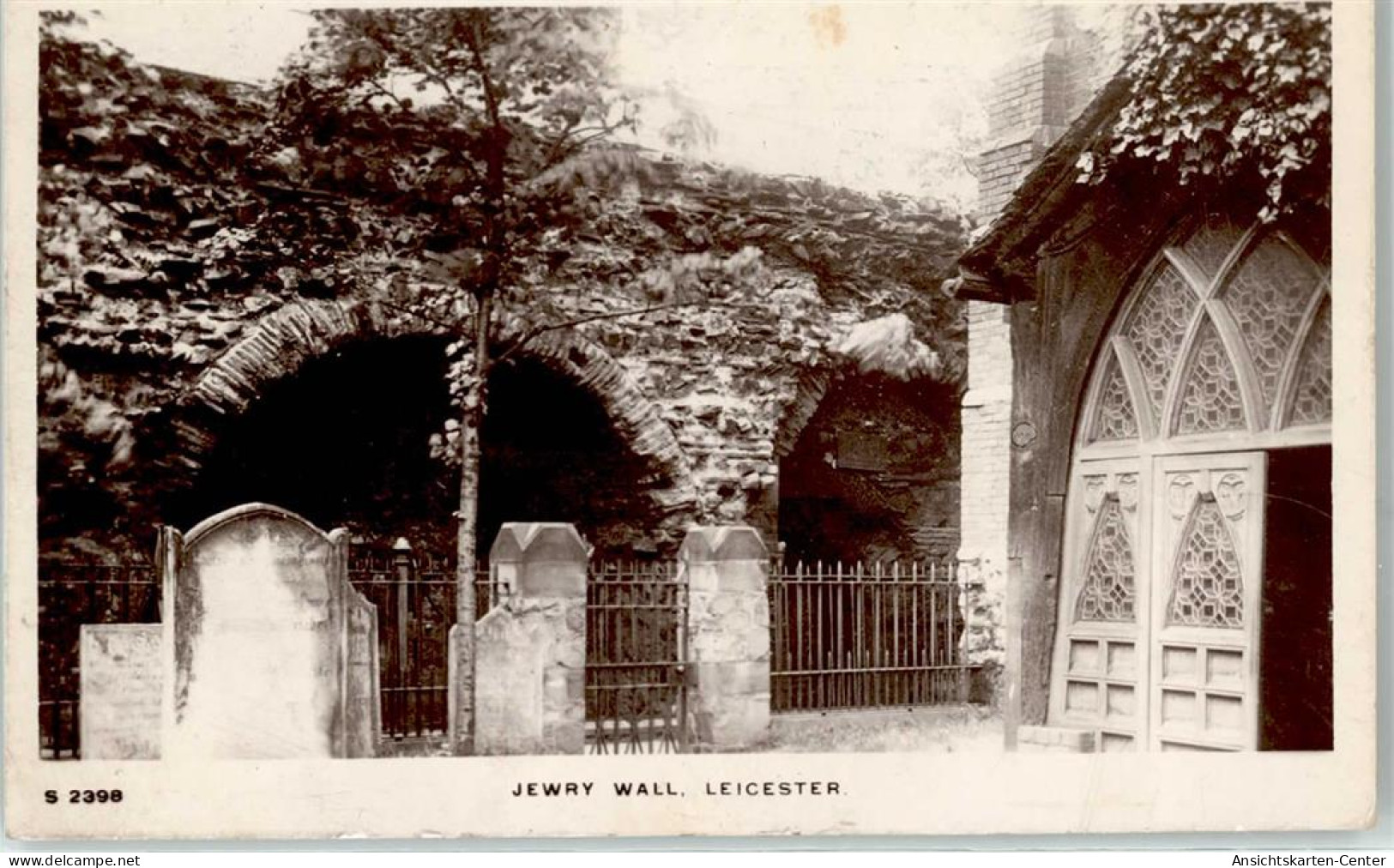 51632978 - Leicester