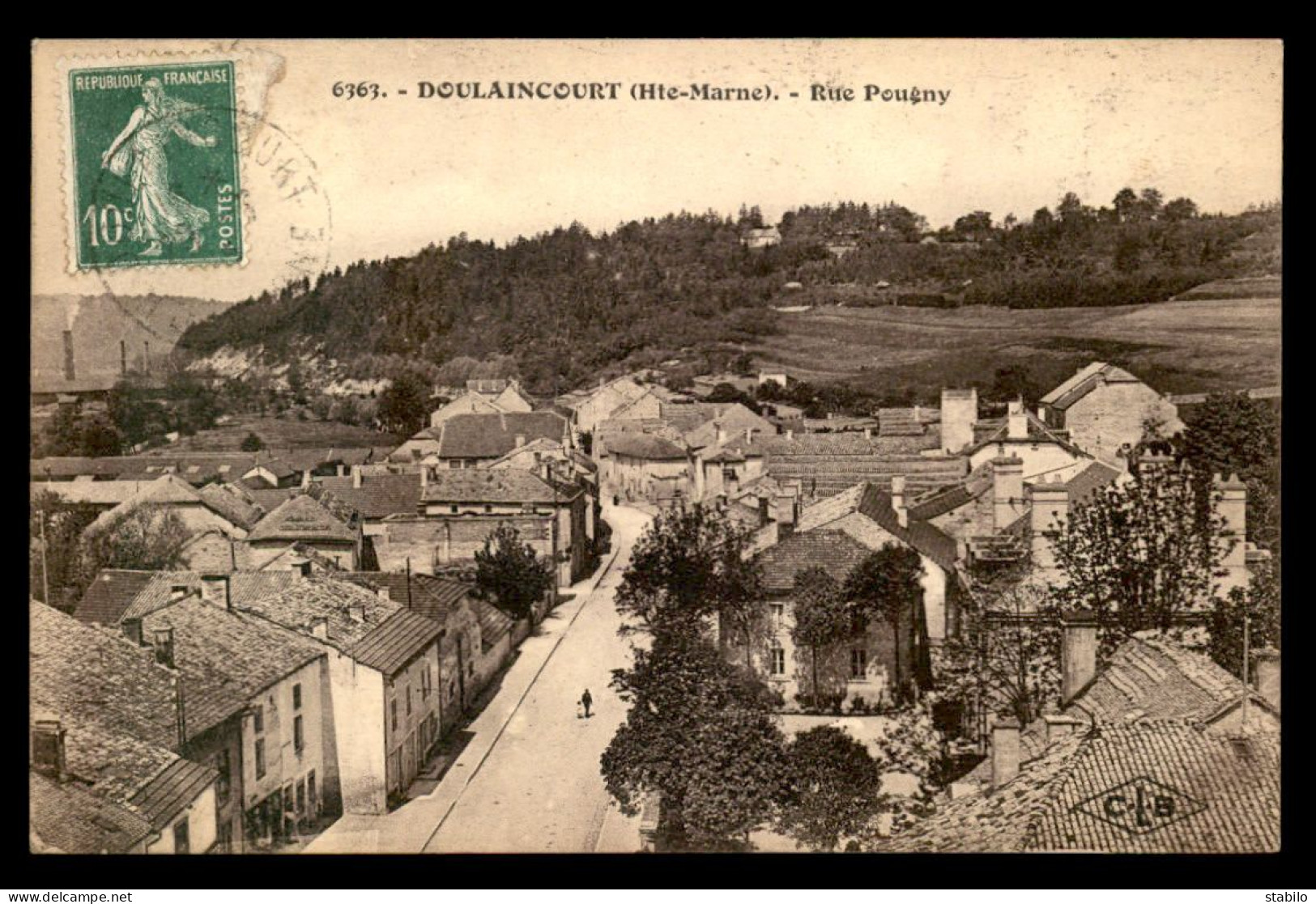 52 - DOULAINCOURT - RUE POUGNY