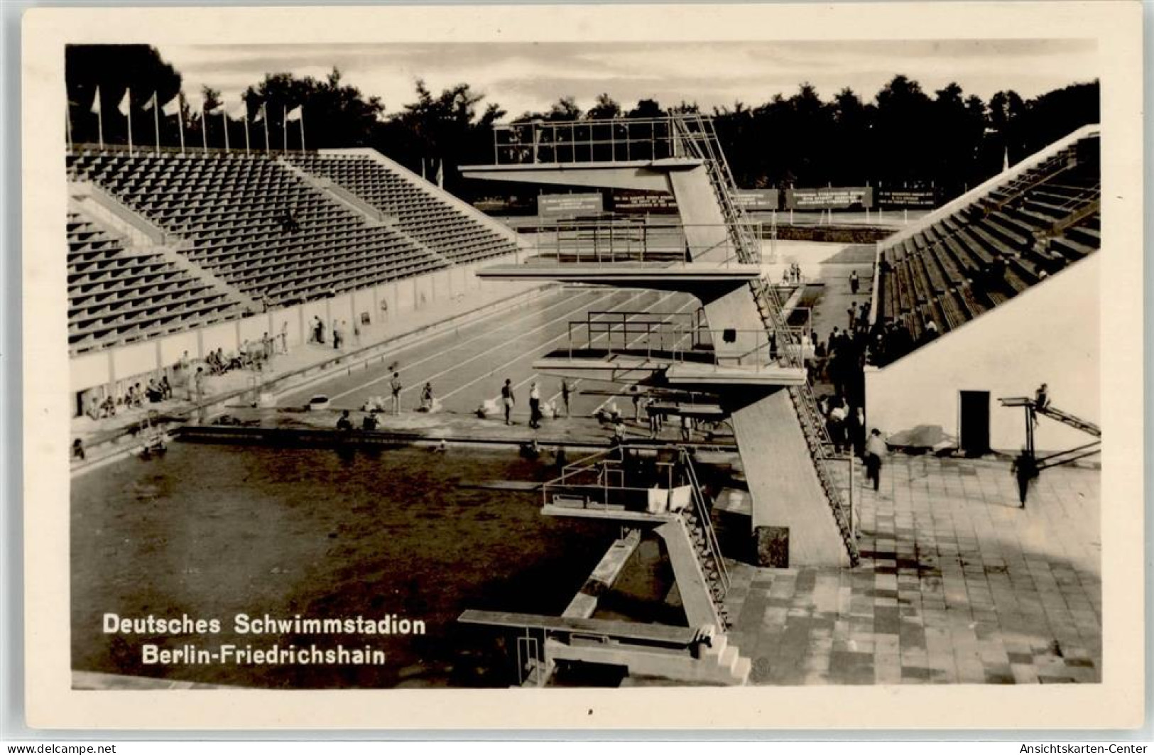 52091266 - Friedrichshain