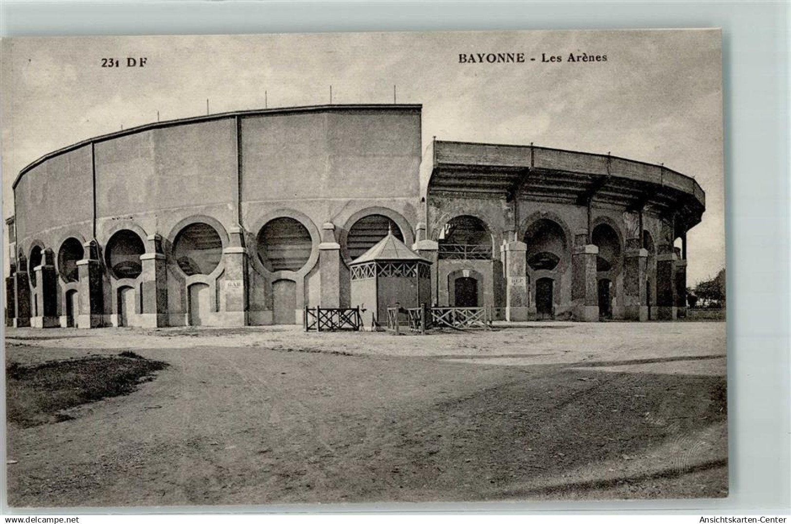 52299834 - Bayonne