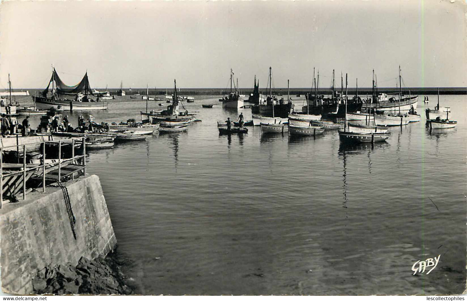 52609 - PLOBANNALEC LESCONIL - CPSM - CHALUTIERS AU PORT