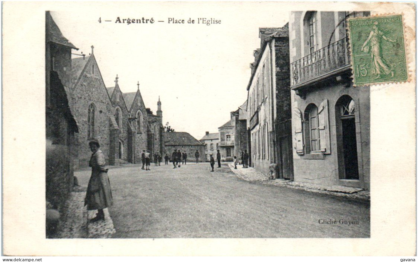 53 ARGENTRE - Place de l'église