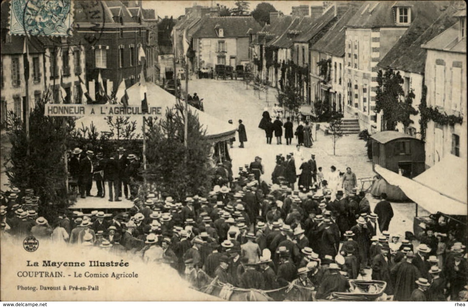 53 - COUPTRAIN - comice agricole - roulotte