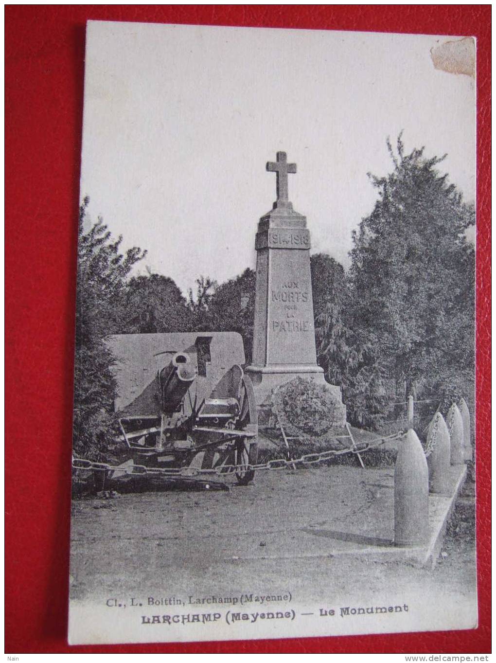 53 - LARCHAMP - LE MONUMENT - CARTE RARE -