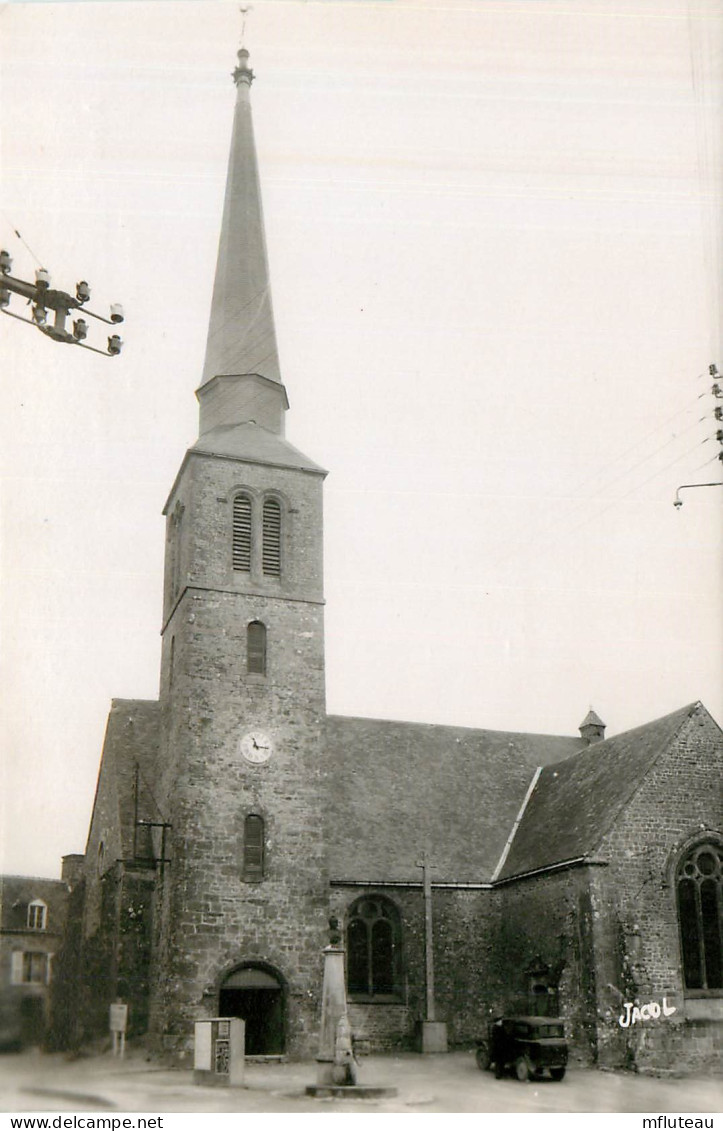 53* LARCHAMP  place de l eglise  (CPSM 9x14cm)         RL41,1064