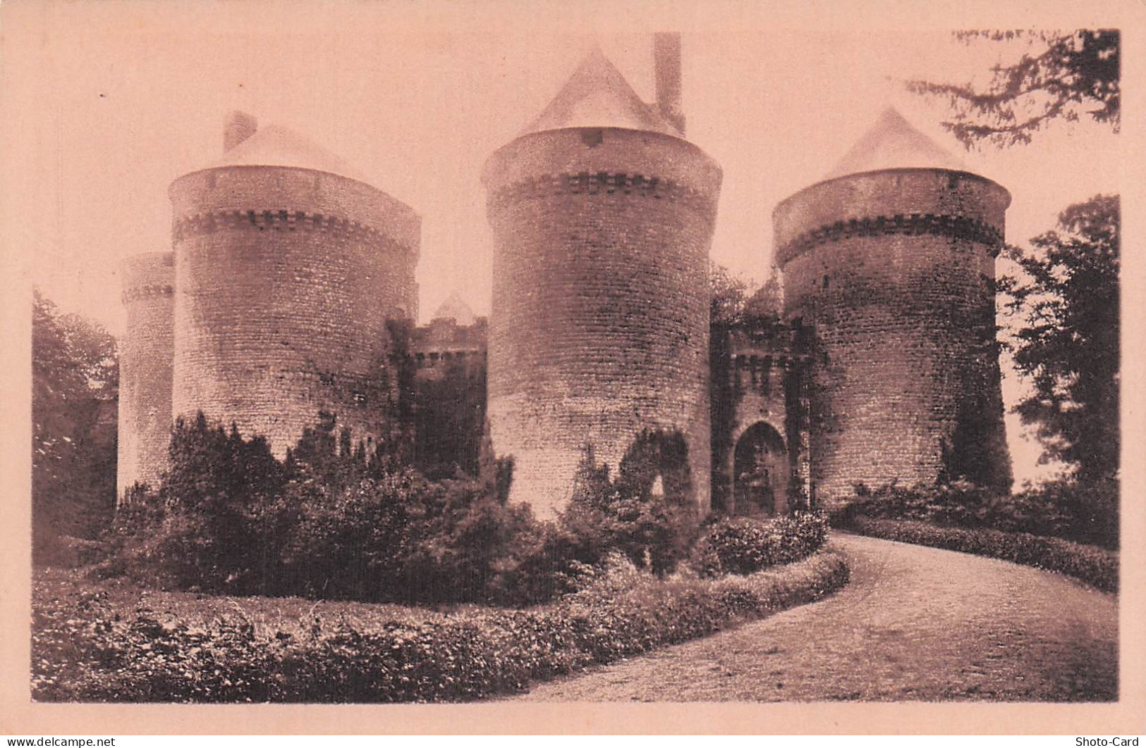53 LASSAY LES CHATEAUX LE CHATEAU