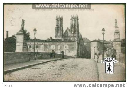 54 Pont-à-Mousson - PONT-A-MOUSSON - Sur le Pont - Entrée du Quartier St-Martin - cpa