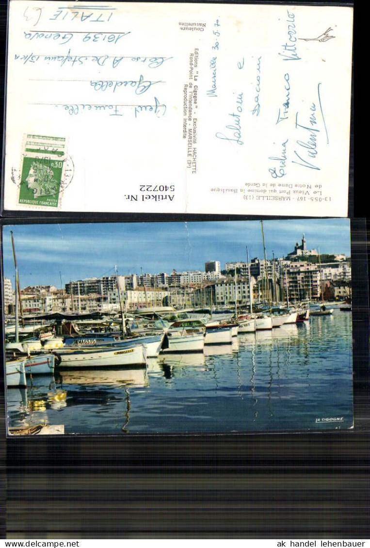 540722 France Marseille Le Vieux Port qui domine la Basilique de Notre Dame de la Garde Boote Hafen