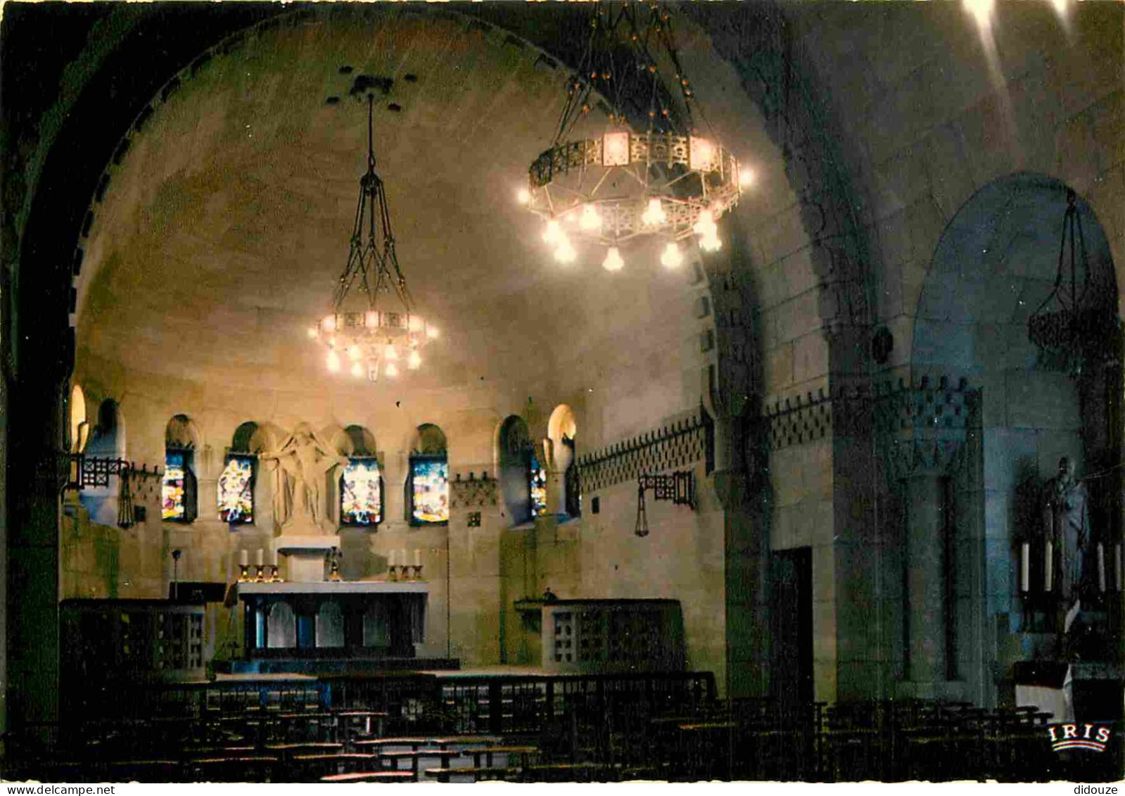 55 - Douaumont - intérieur de l'Ossuaire de Douaumont - La Chapelle Catholique - CPM - Voir Scans Recto-Verso