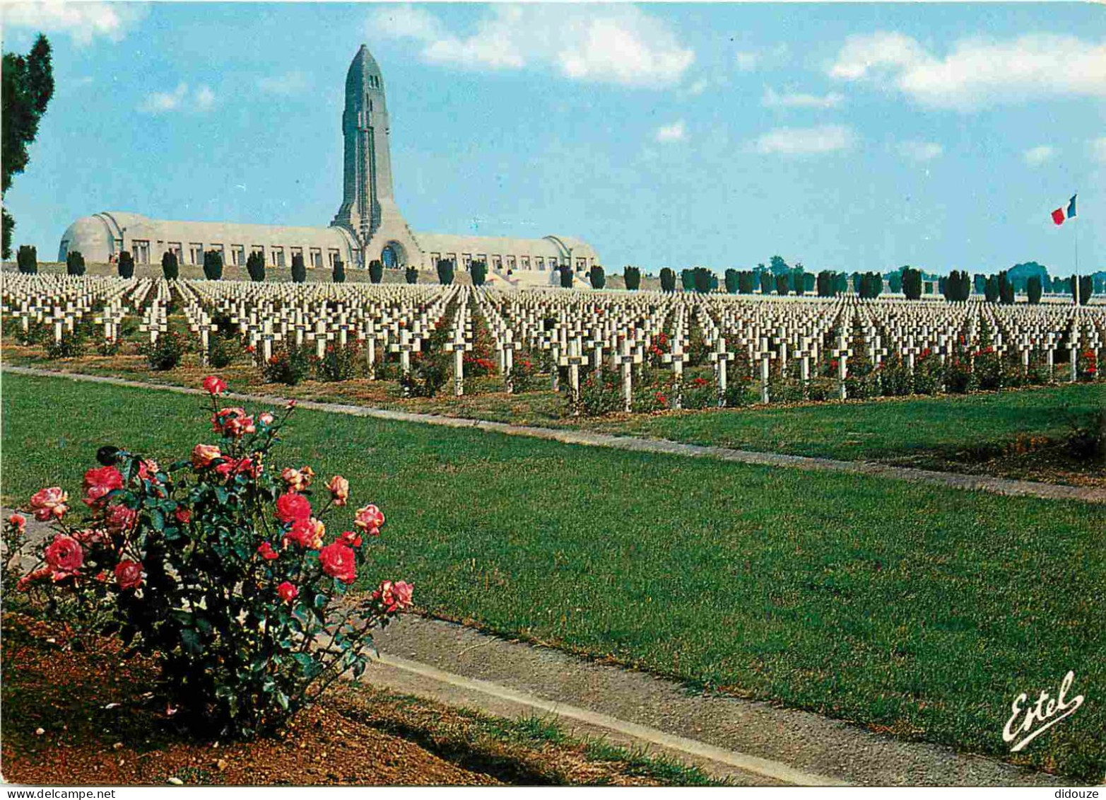 55 - Douaumont - L'Ossuaire de Douaumont - Le Cimetière National Militaire - CPM - Voir Scans Recto-Verso