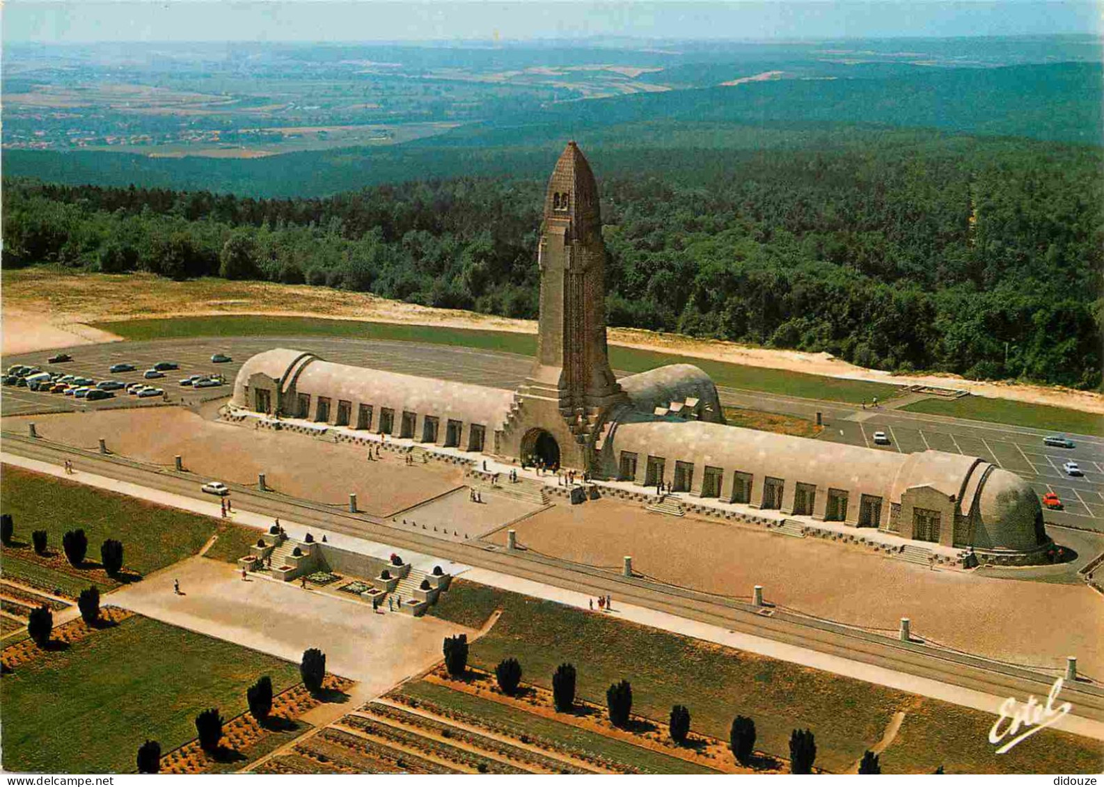 55 - Douaumont - L'Ossuaire de Douaumont - Vue aérienne - CPM - Voir Scans Recto-Verso