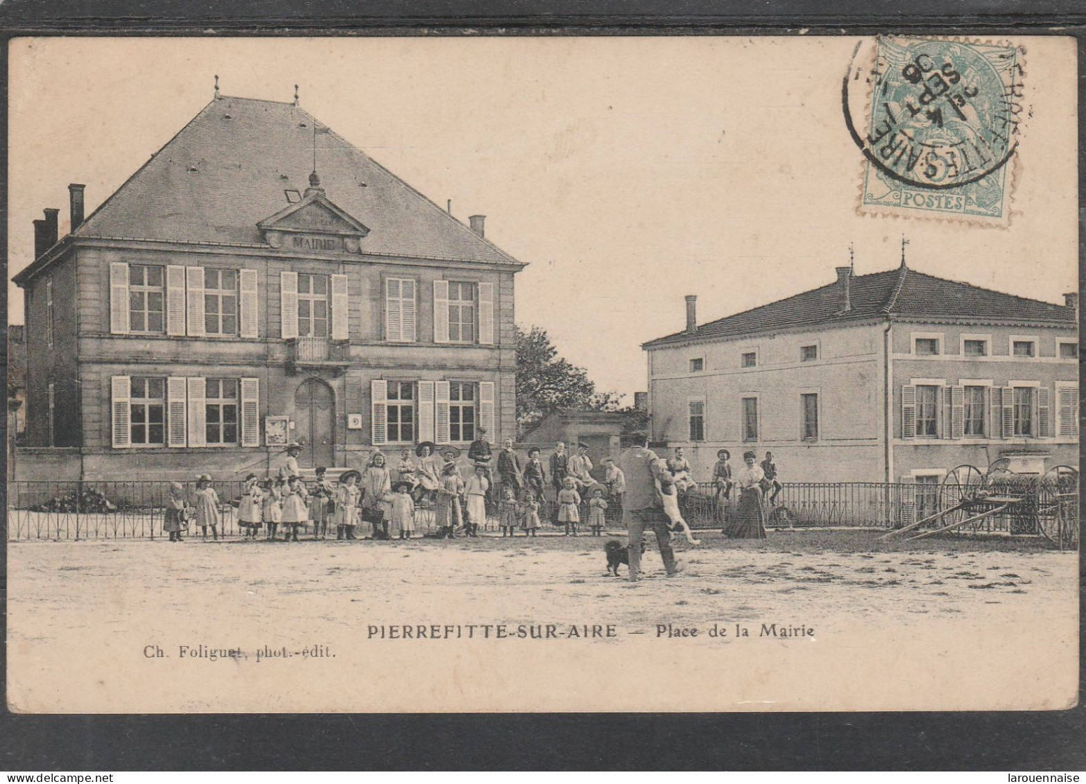 55 - PIERREFITTE SUR AIRE - Place de la Mairie