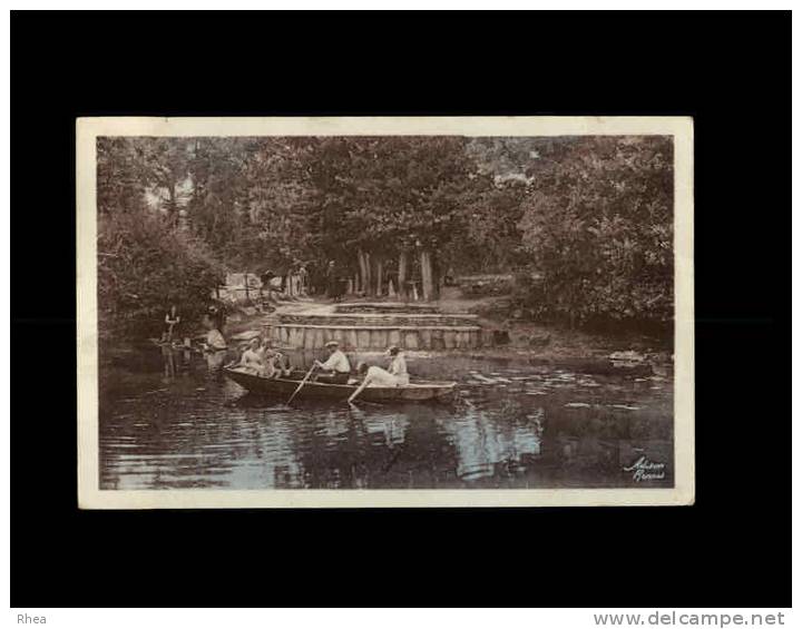 56 La Gacilly - 4 - LA GACILLY - Chasse - Pêche - Excursions - Un lavoir sous les Grands Chênes - lavo /  D56D  C56061C