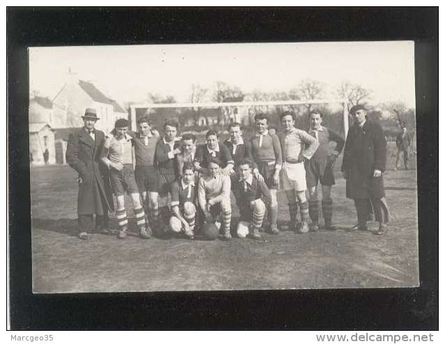 56 lanester carte photo équipe de football 1937- 1938 prise sur le terrain de foot , stade