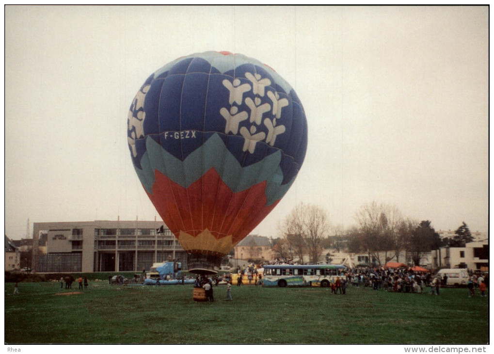 56 - LANESTER - envol mongolfière