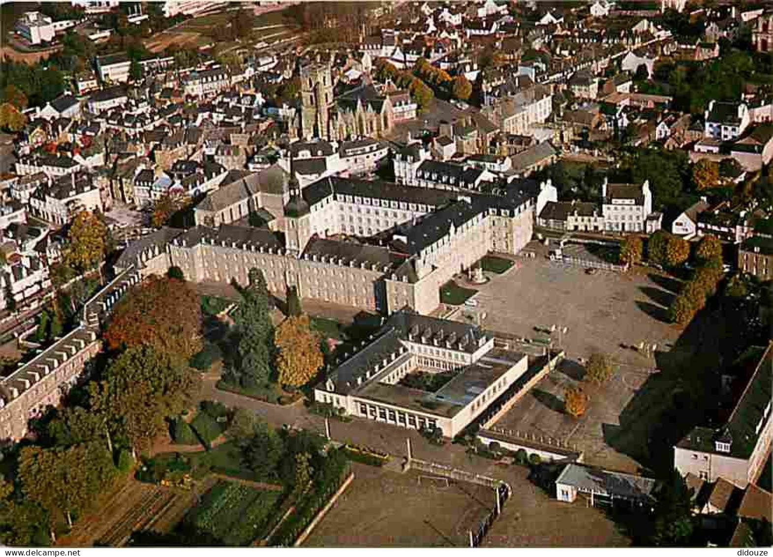 56 - Ploermel - Vue aérienne de la Maison-mère des Frères de Ploermel - Vue aérienne - Carte Neuve - CPM - Voir Scans Re