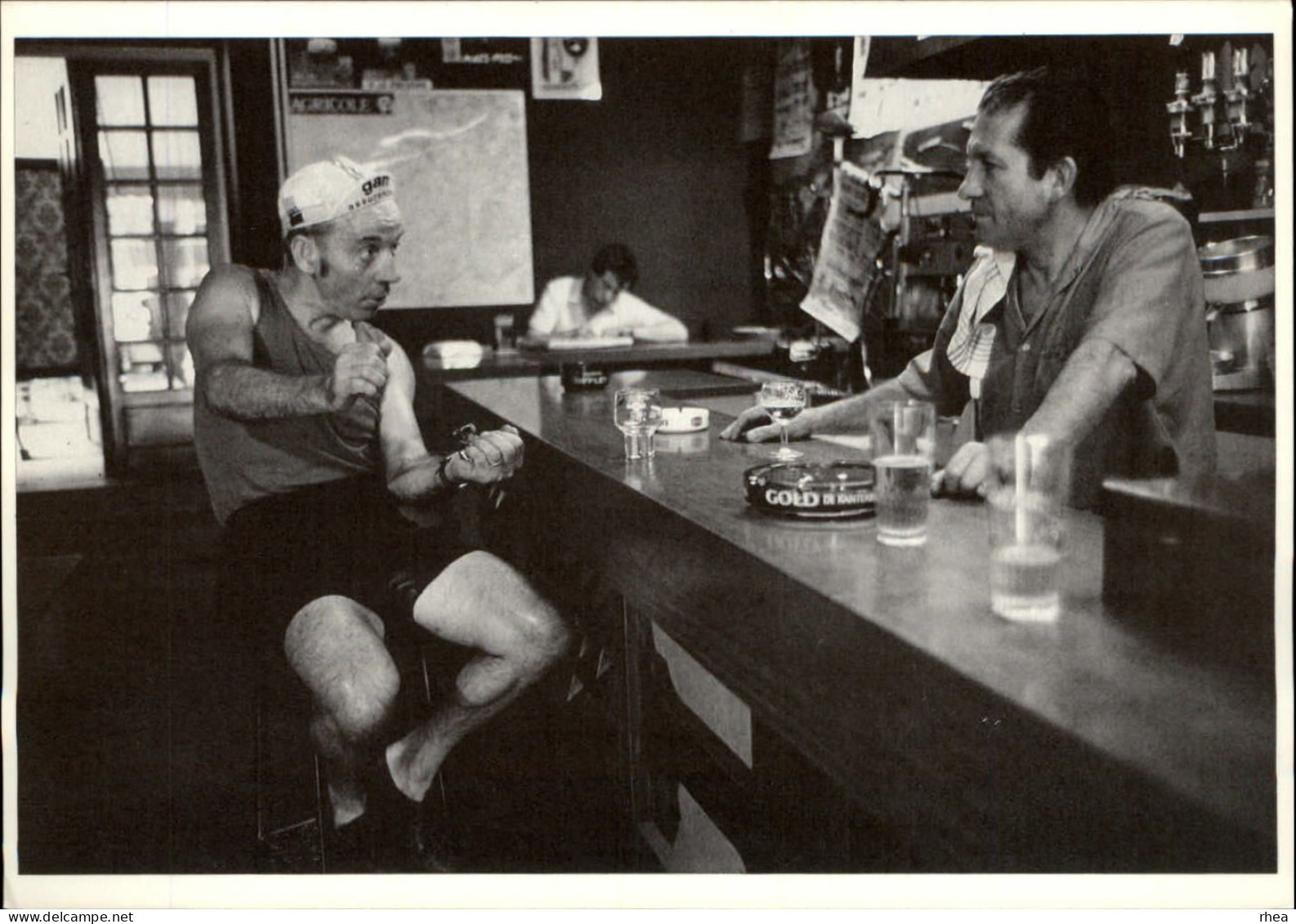 56 - SAINT-JEAN BREVELAY -  Guy Hersant en 1982 - café, bar