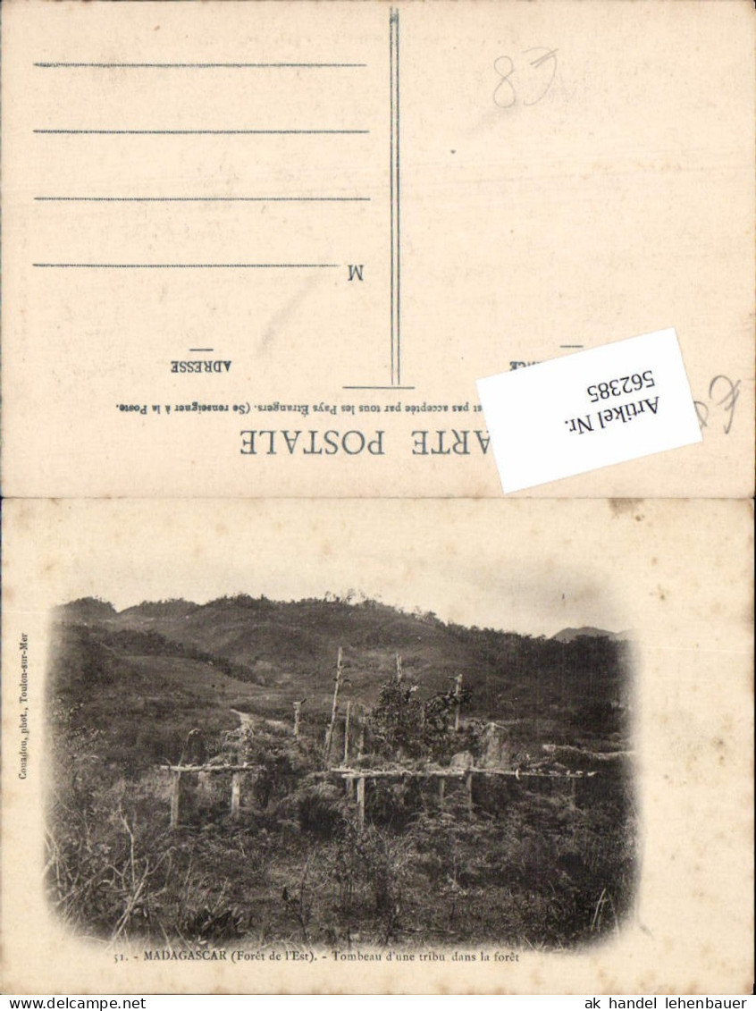 562385,Africa Madagascar Madagaskar Foret de l`Est Gräber Grab Friedhof Tod