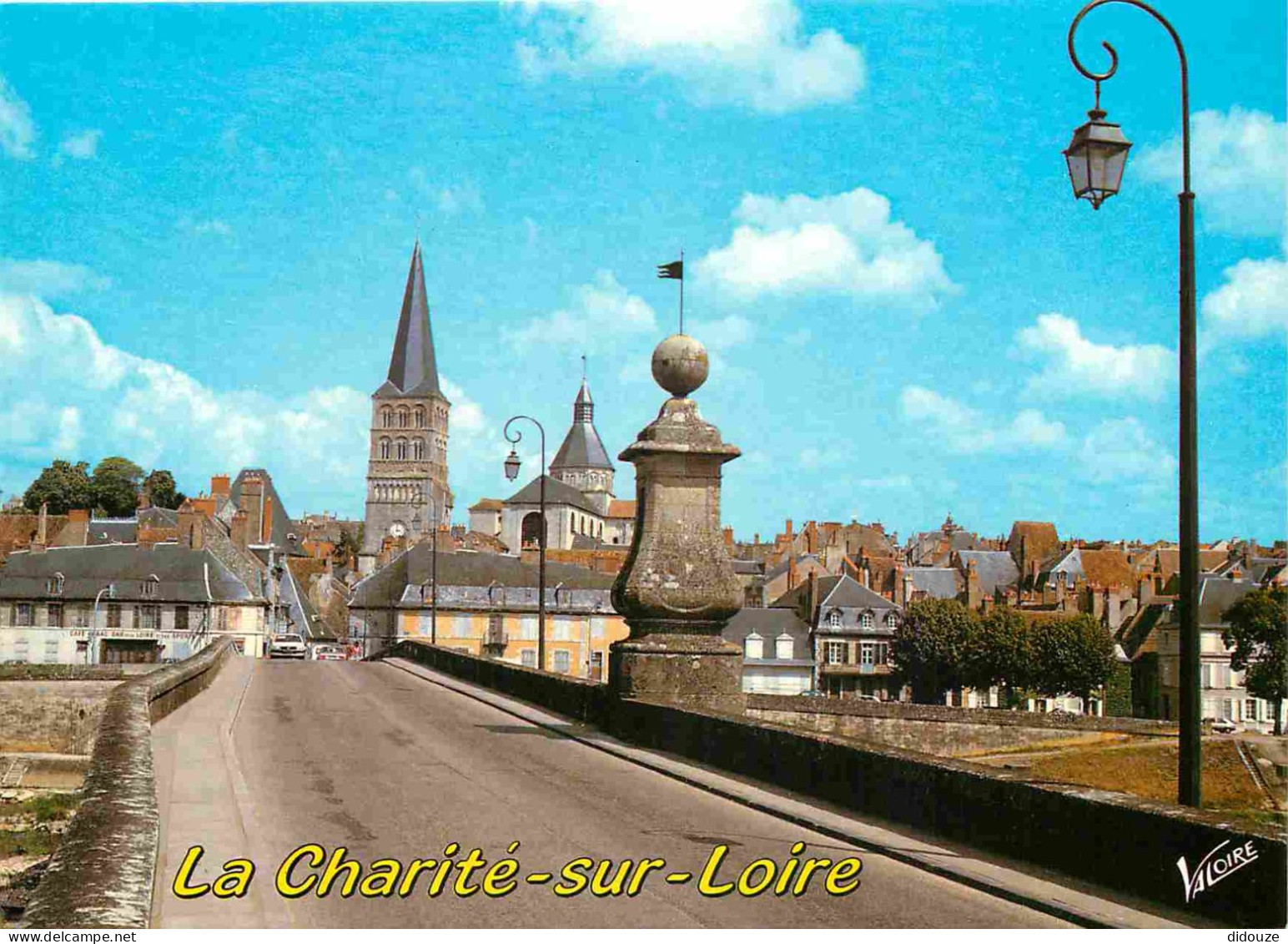 58 - La Charité sur Loire - Le pont sur la Loire et la tour Sainte-Croix - CPM - Carte Neuve - Voir Scans Recto-Verso