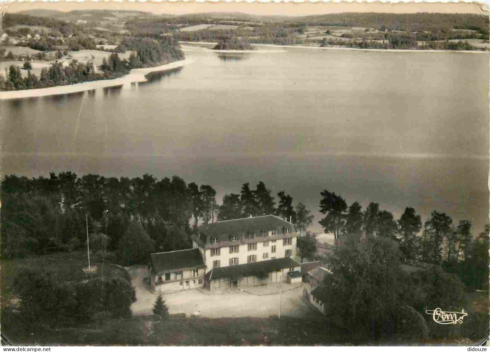 58 - Montsauche les Settons - Vue aérienne de la Colonie de Vacances - Le lac - Mention Photographie véritable - Carte d