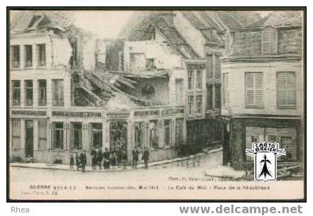 59 Bergues - GUERRE 1914-15... Bergues bombardée, Mai 1915 - Le Café du Midi - Place de la République - cpa
