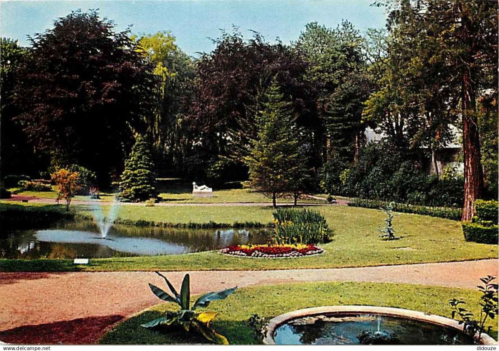 59 - Le Cateau - Le Jardin Public - Fleurs - CPM - Voir Scans Recto-Verso