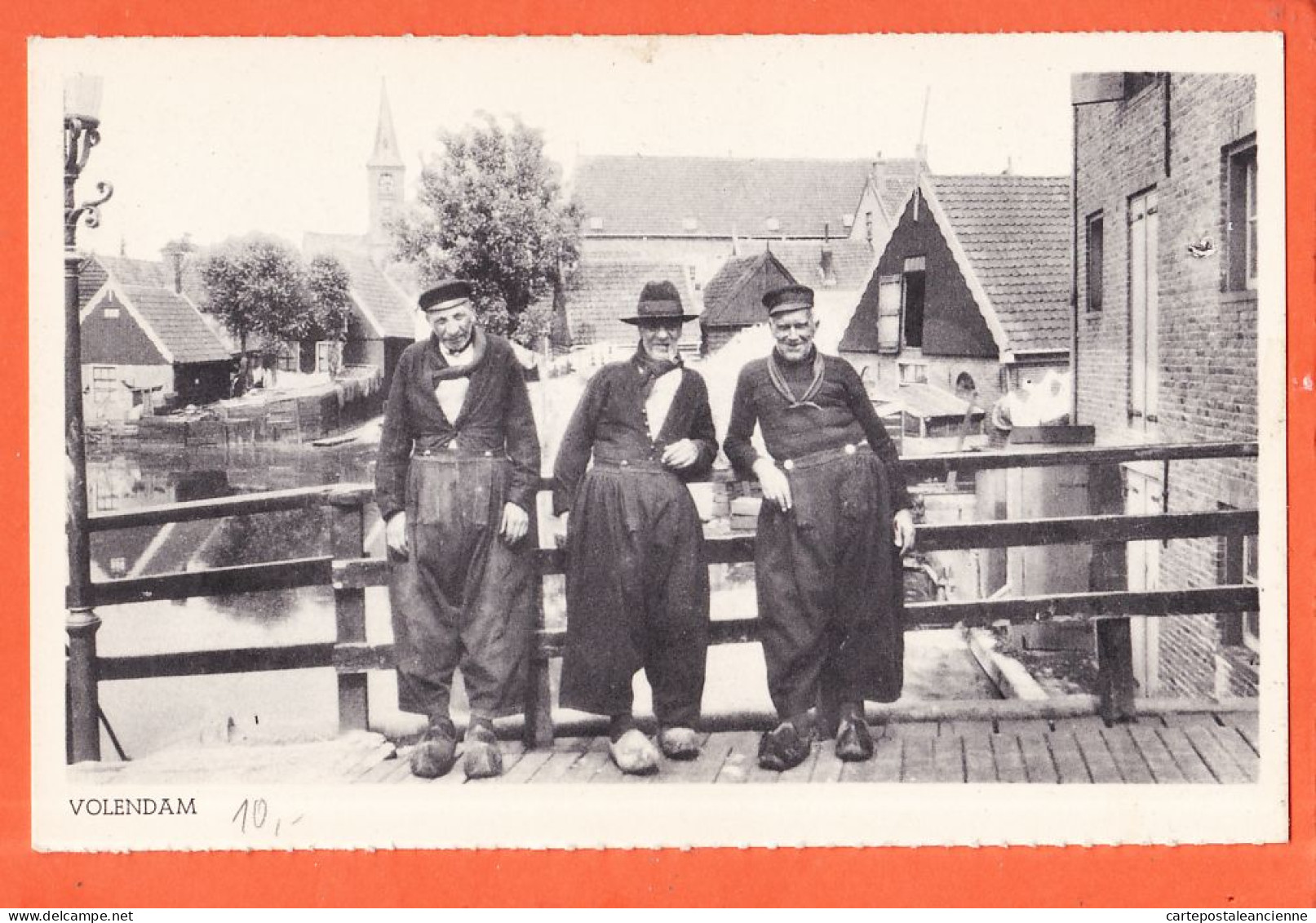 5937 ◉ VOLENDAM Noord-Holland ◉ 3 mannen klompen traditionele kleding op brug 1920s TIMMERMANS Dordrecht HEMO Nederland