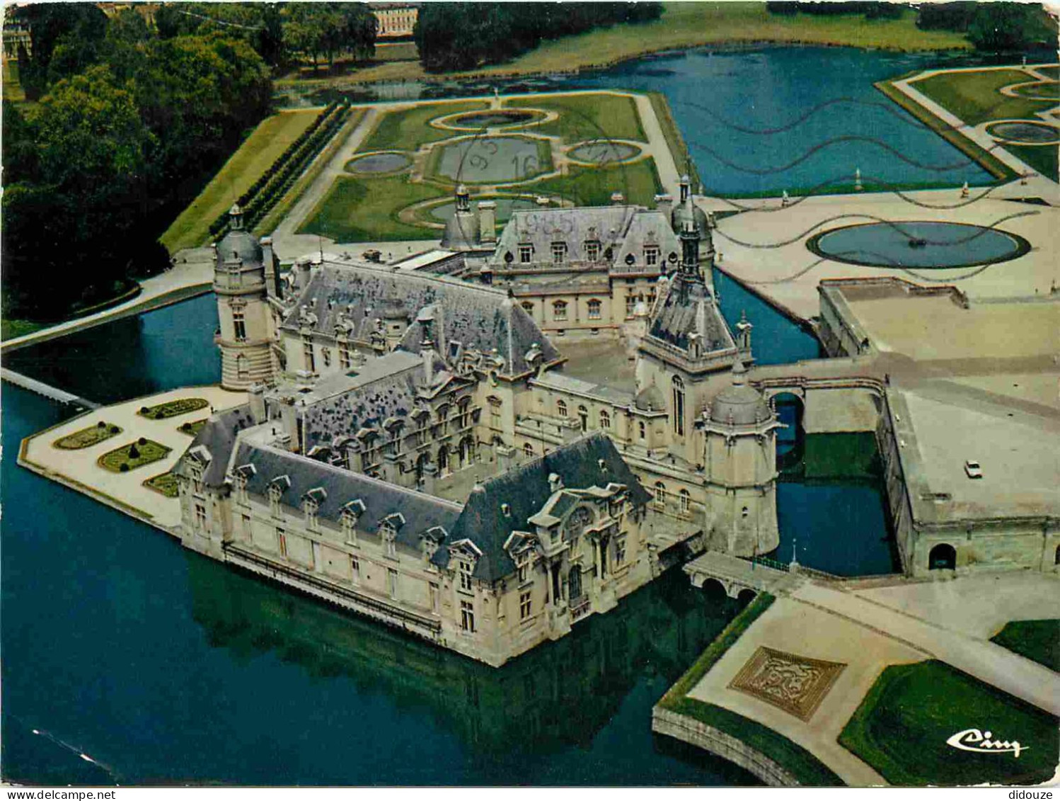 60 - Chantilly - Château de Chantilly - Vue aérienne - CPM - Voir Scans Recto-Verso