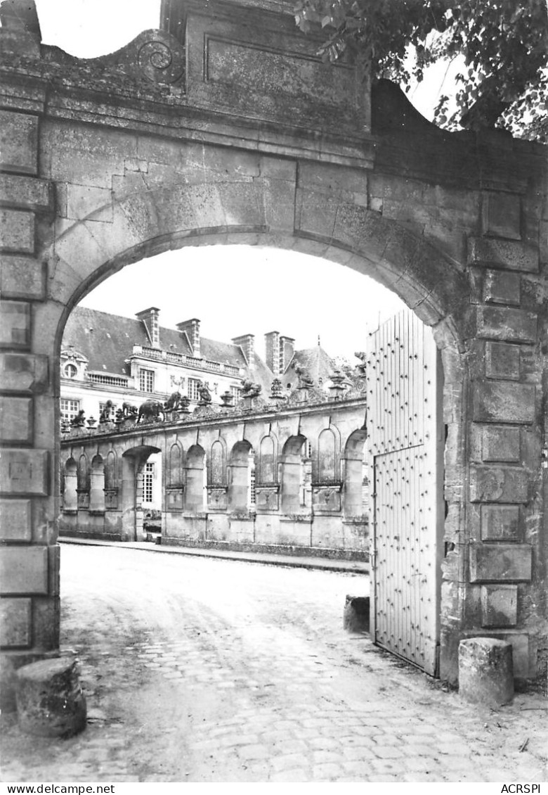60 Château de Raray l'entrée N° 45 \MK3008