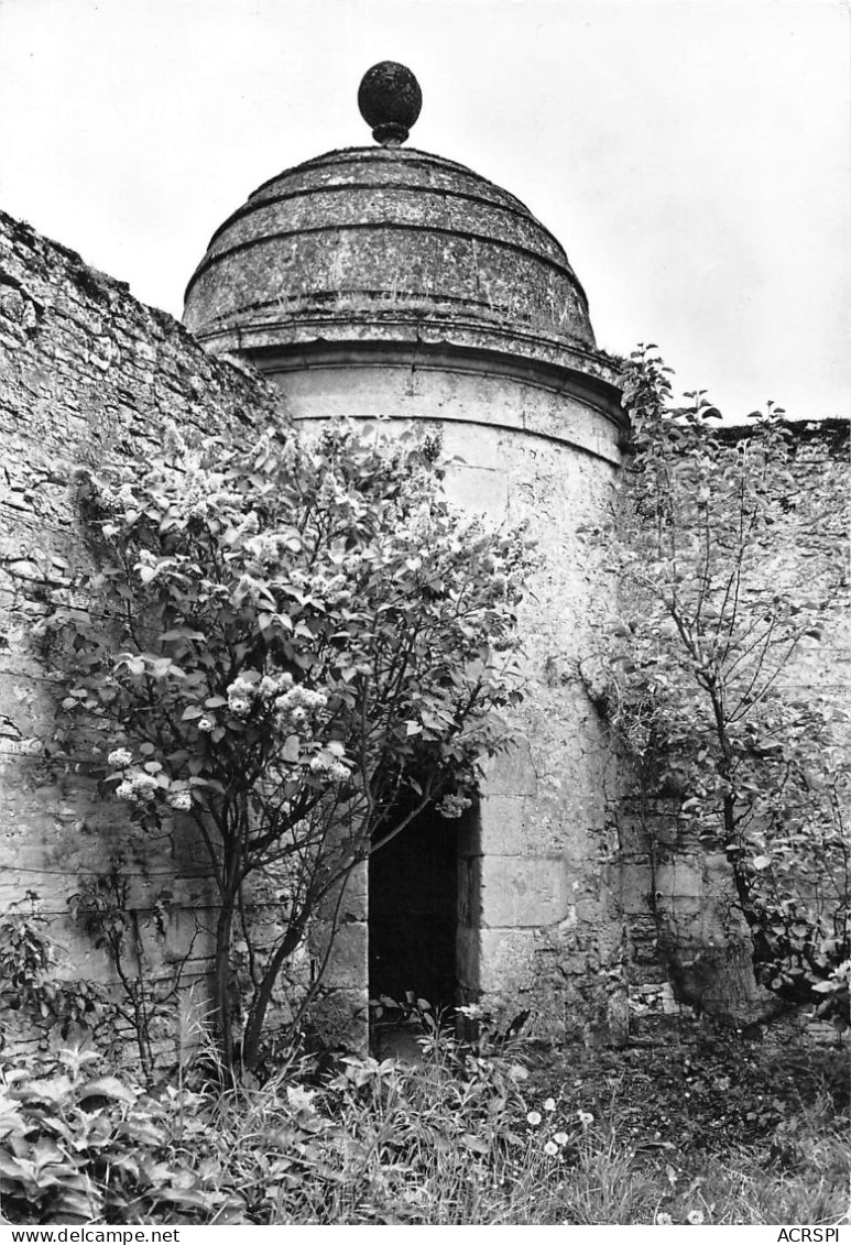 60 Château de Raray la tourelle du jardin N° 44 \MK3008