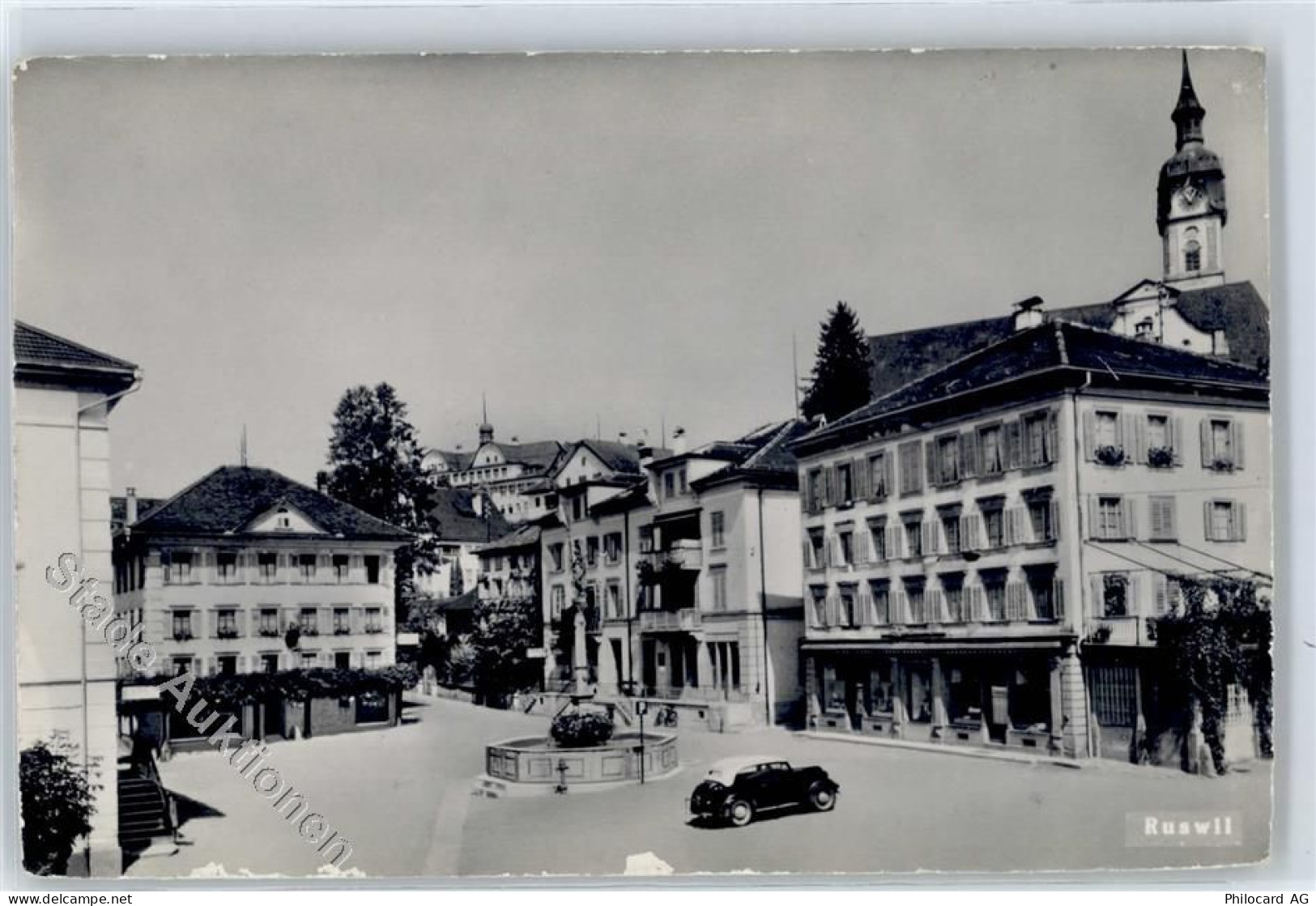 6017 Ruswil - Platz, Brunnen, Auto - 51279896