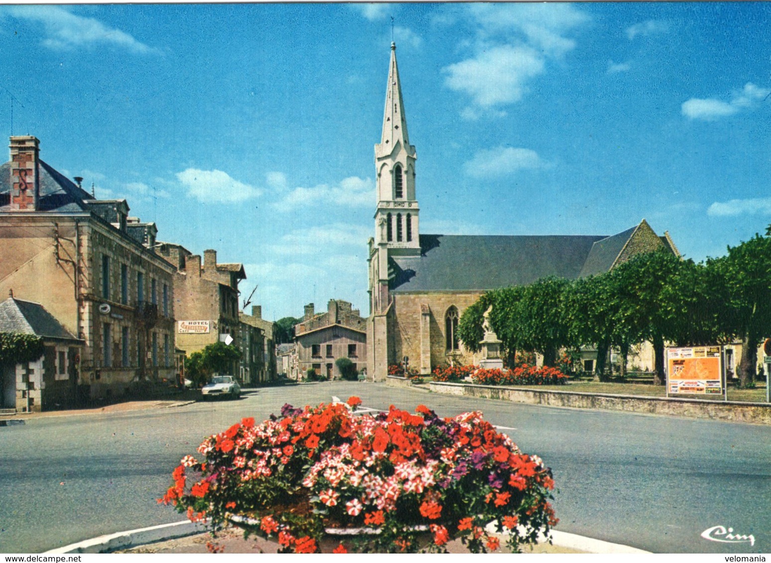 6030 cpsm St Loup Lamaire - Rond Point , Place de la Mairie et l'Eglise