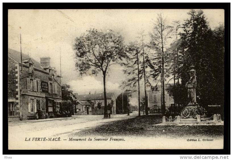 61 La Ferté-Macé monument aux morts D61D C61168C RH098814
