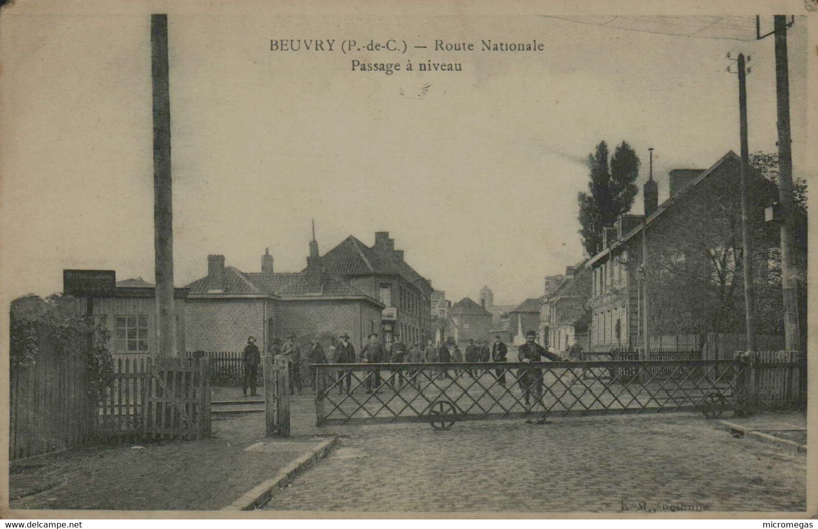 62 - BEUVRY - Route Nationale - Passage à niveau