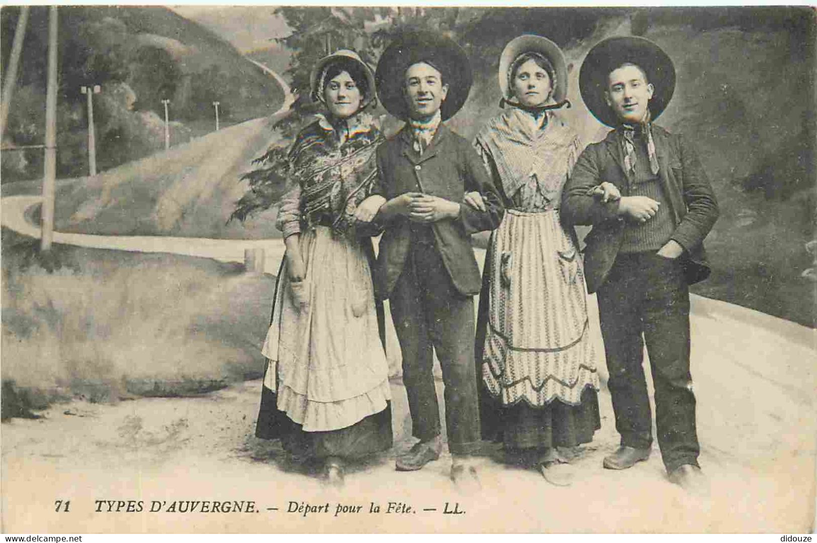63 - Auvergne - Type d'Auvergne - départ pour la fête - Animée - Folklore - Scène et Types - CPA - Oblitération de 1915