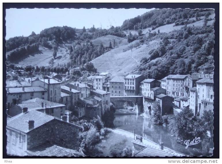 63 Olliergues vue aerienne    D63D  K63258K  C63258C RH055369