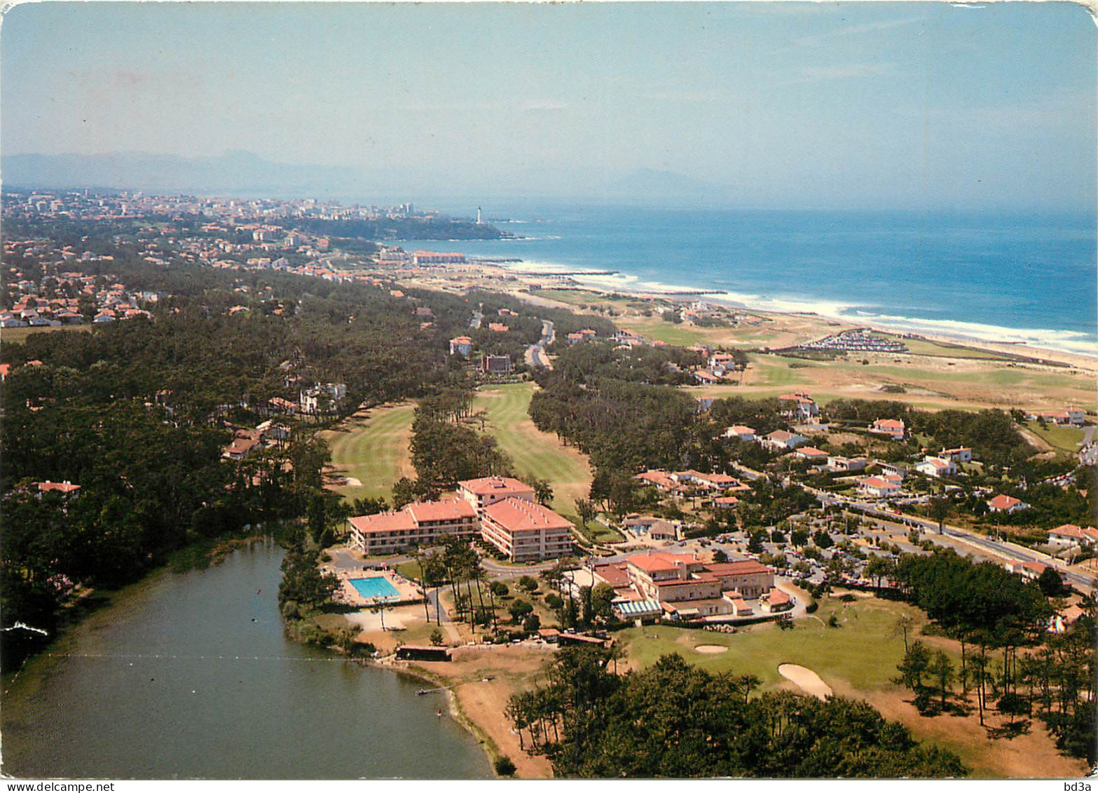 64 ANGLET