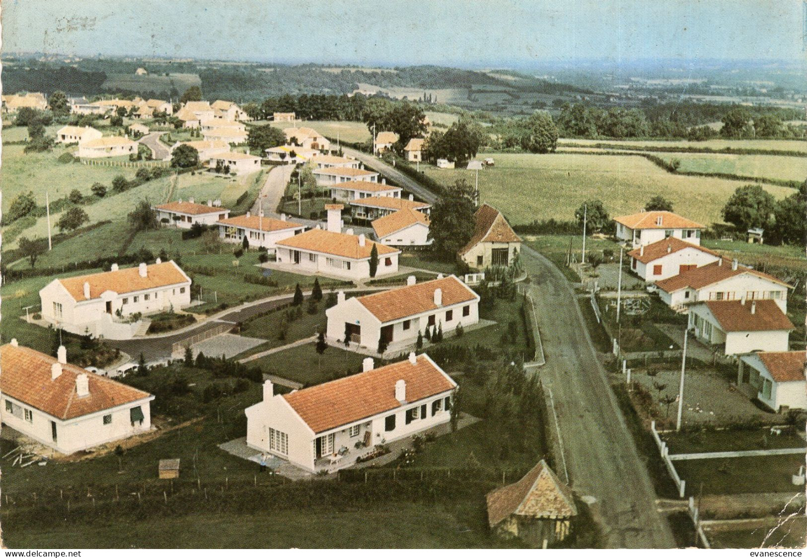 64 : Arthez de Béarn : cité SNPA  ///  Ref.  Avril 26  //  N° 38.939