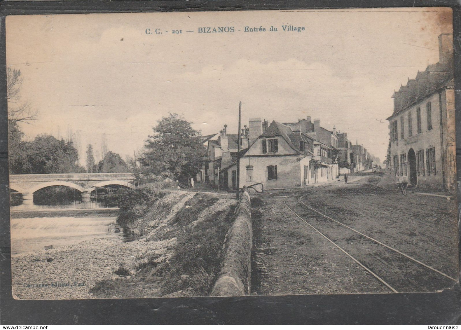 64 - BIZANOS - Entrée du Village
