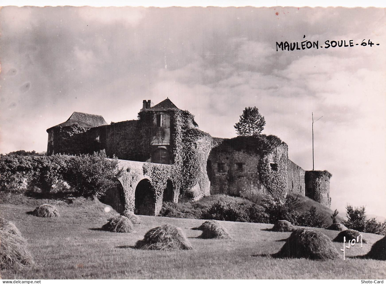 64 MAULEON LICHARRE LE CHATEAU FORT