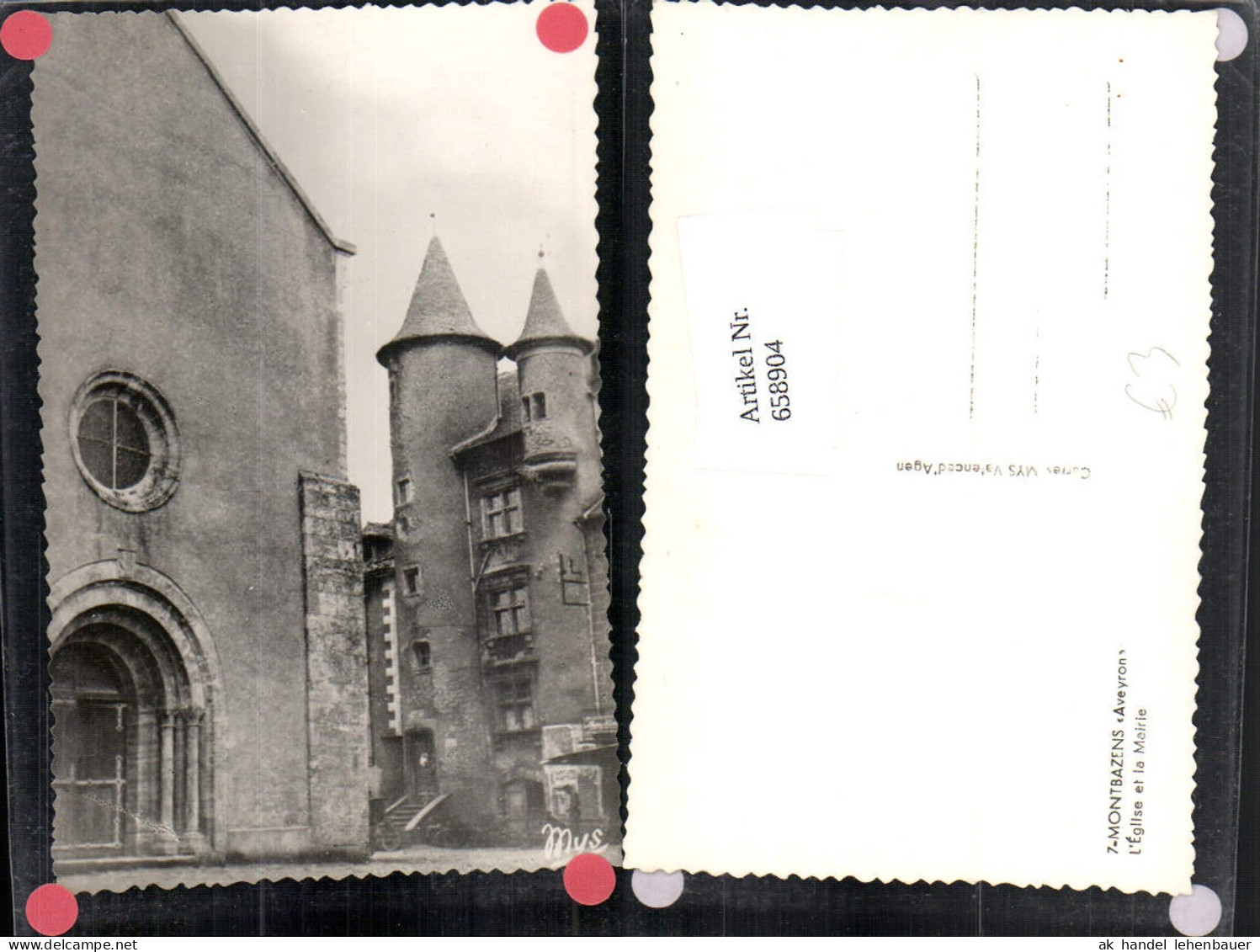 658904,Foto Ak Montbazens Aveyron L Eglise et la Mairie France