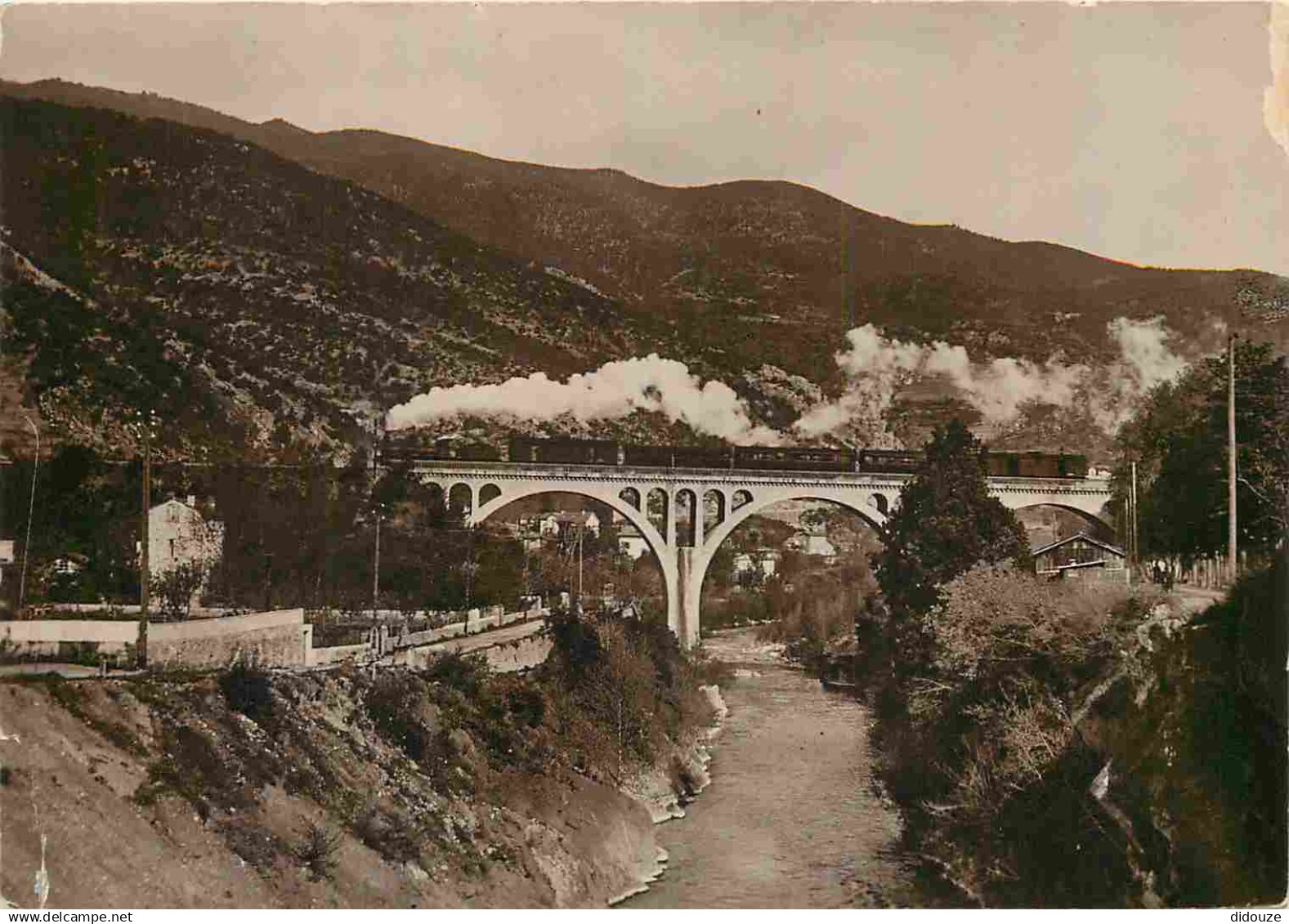 66 - Amélie les Bains - Le Pont sur le Tech - Route de Céret - Trains - CPSM format CPA - Oblitération de 1938 - Voir Sc