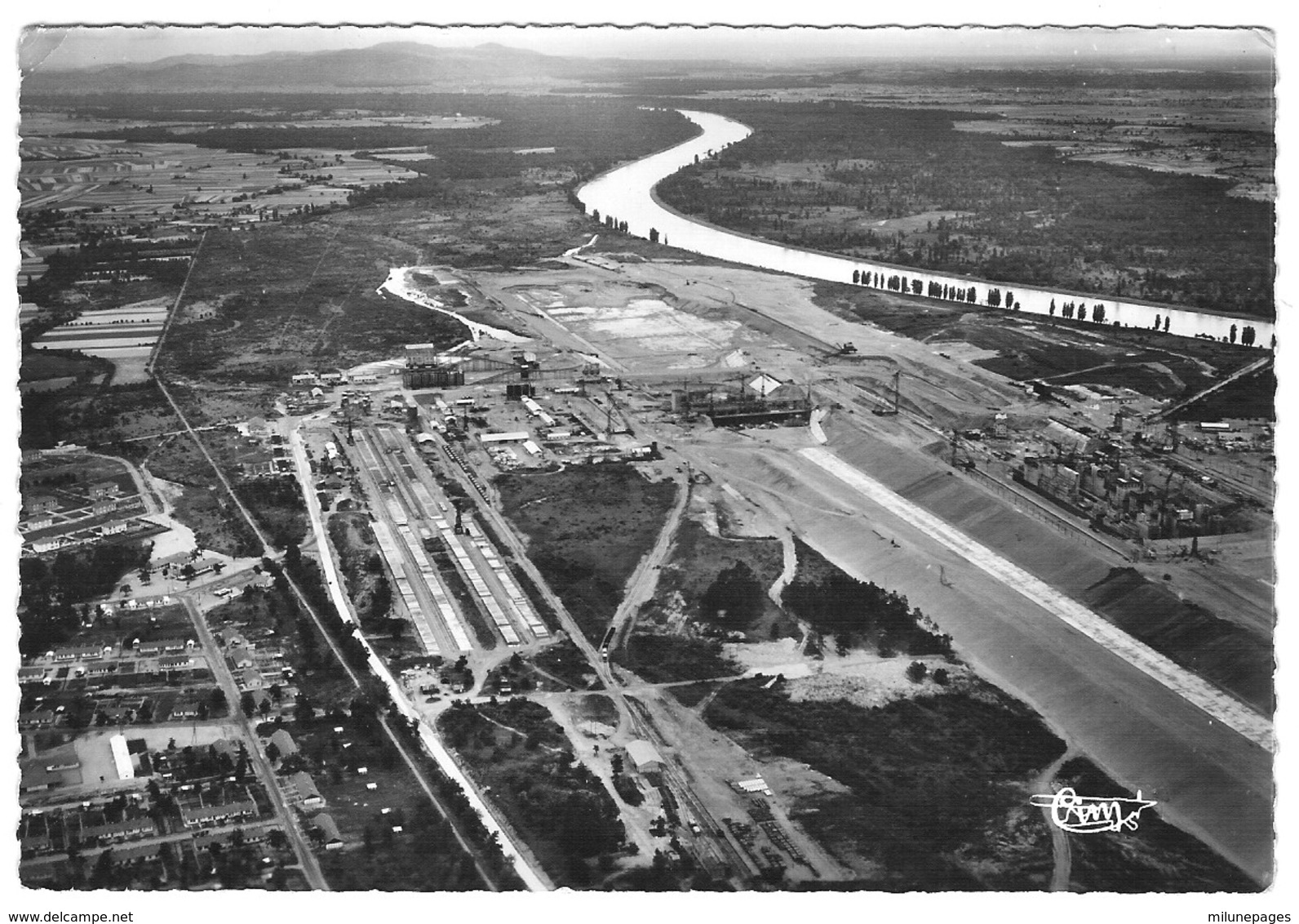 68 HAUT RHIN Vue aérienne du Barrage et chantier de l'Usine de FESSENHEIM sur le Rhin