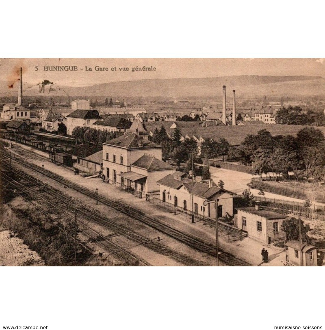 68330 - HUNINGUE - LA GARE ET VUE GÉNÉRALE